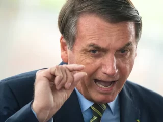 Presidente Bolsonaro voltar a fazer novas criticas contra a CPI da covid.