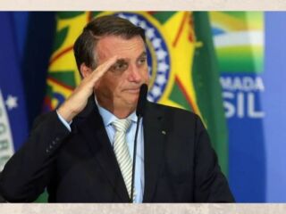 Em conversa com apoiadores Bolsonaro afirma - ‘Vem mais aumento de combustível aí’.