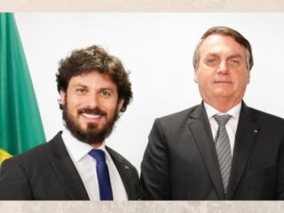 Marcelo Aro sobre Bolsonaro e o Auxílio Brasil - "empréstimo até a eleição".