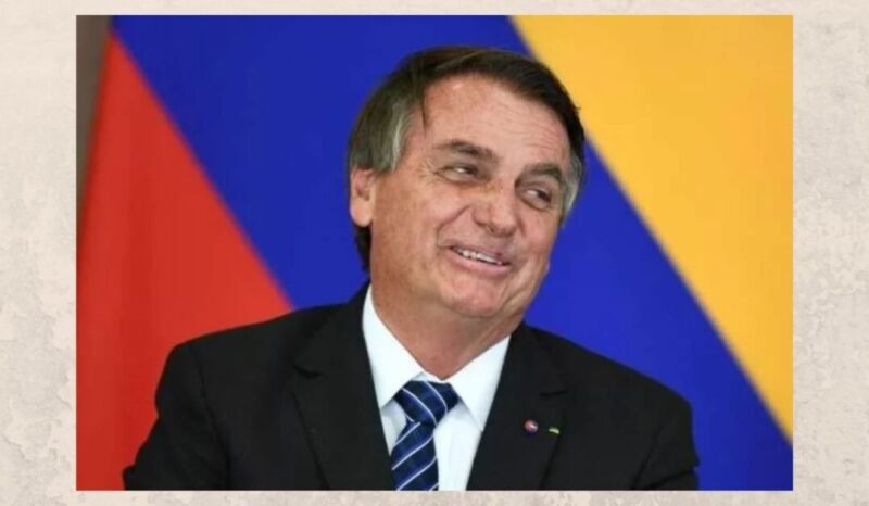 Bolsonaro voltar a falar sobre concessão da Globo, com ironia.