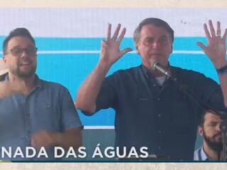 Bolsonaro faz sinal de 9 dedos em referência a Lula e diz - "O Brasil sabe o que não quer".