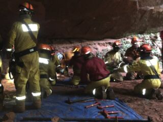 Nove bombeiros morrem soterrados em Altinópolis, SP