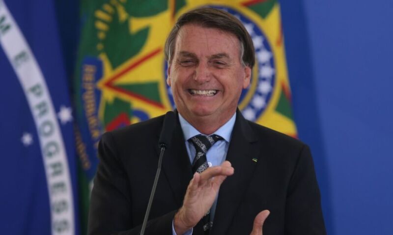 Mulher xinga presidente Bolsonaro e é detida pela PRF no Rio de Janeiro