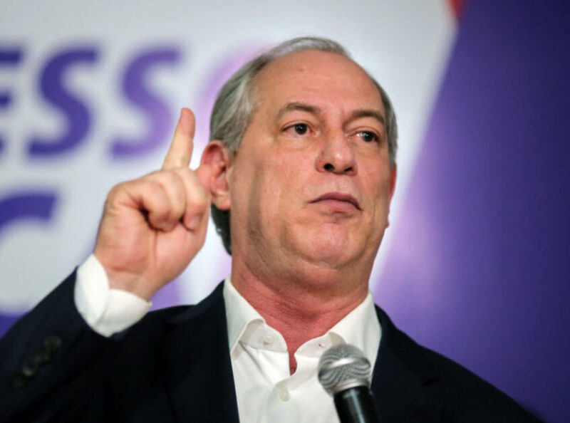 Ciro Gomes lança candidatura para Presidente e critica Lula e Bolsonaro