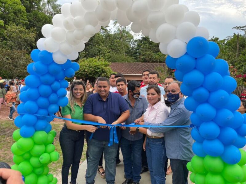 Deputada Renilce Nicodemos participa de entrega de escola, na Comunidade 15 de novembro, em Marapanim.