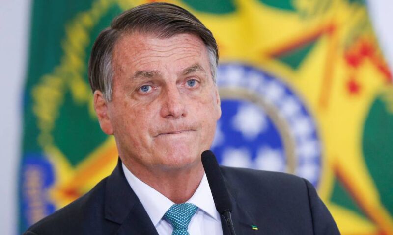 "Moro não aprendeu", diz presidente Bolsonaro sobre discurso de filiação.