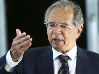 Paulo Guedes diz que inflação deverá recuar no ano que vem.