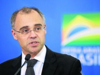 "Um salto para os evangélicos", diz André Mendonça após ser sabatinado.