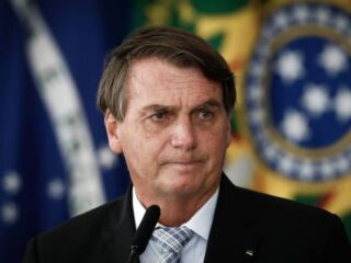 Bolsonaro assina MP de 4,1 Bilhões que beneficia pais solteiros: Auxílio Emergencial