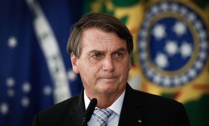 Bolsonaro assina MP de 4,1 Bilhões que beneficia pais solteiros: Auxílio Emergencial