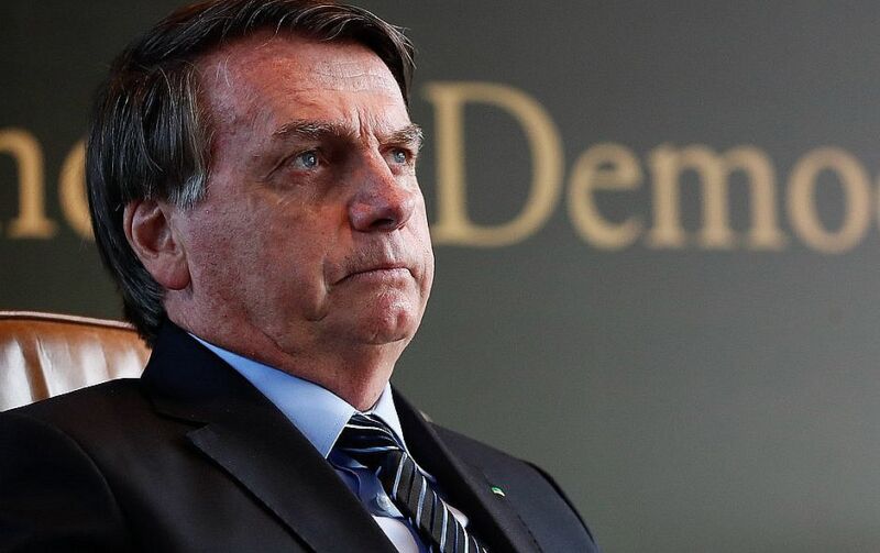 Bolsonaro chama de "marginais" esquerdistas que invadiram igreja em Curitiba