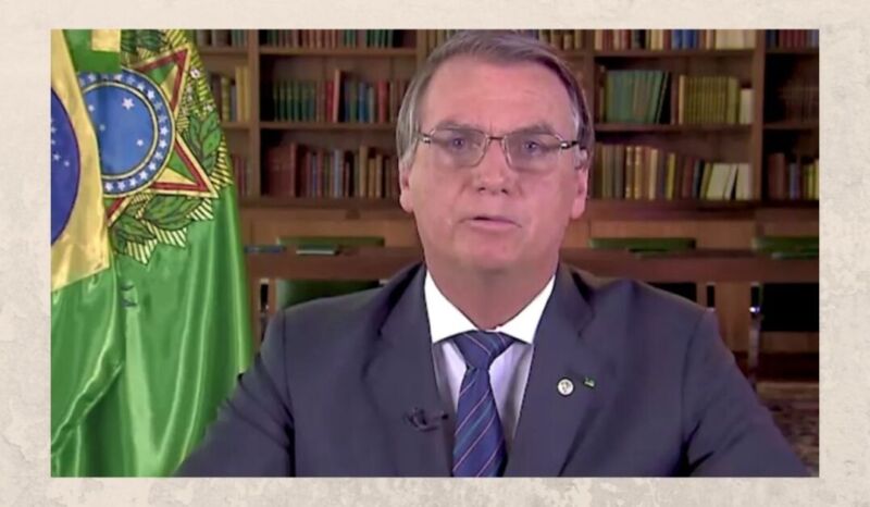 Durante seu pronunciamento, Bolsonaro volta a criticar o passaporte da vacina.