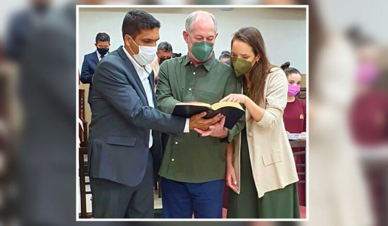 Ciro Gomes participa de culto evangélico ao lado do Cabo Daciolo, em Fortaleza