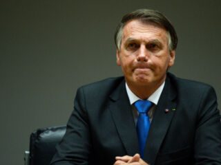 Bolsonaro comenta sobre a composição do preço dos combustível.