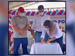 Renilce Nicodemos participa do ato de assinatura de convênios para Vigia de Nazaré.