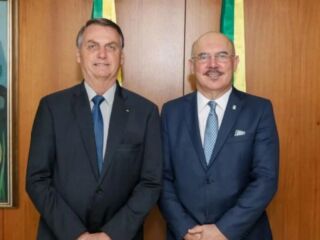 PT pede ao TSE investigação de Jair Bolsonaro e Milton Ribeiro por abuso de poder político.