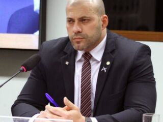 Deputado Daniel Silveira se recusar a usar tornozeleira eletrônica.