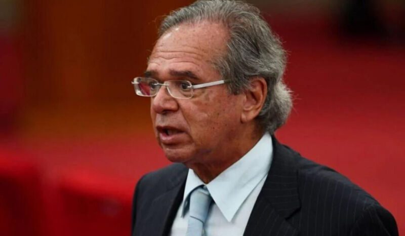 Paulo Guedes afirmar que o Brasil está mais firme e próspero.