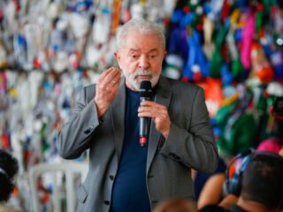 Lula diz a evangélicos "têm que saber Bolsonaro não acredita em Deus"