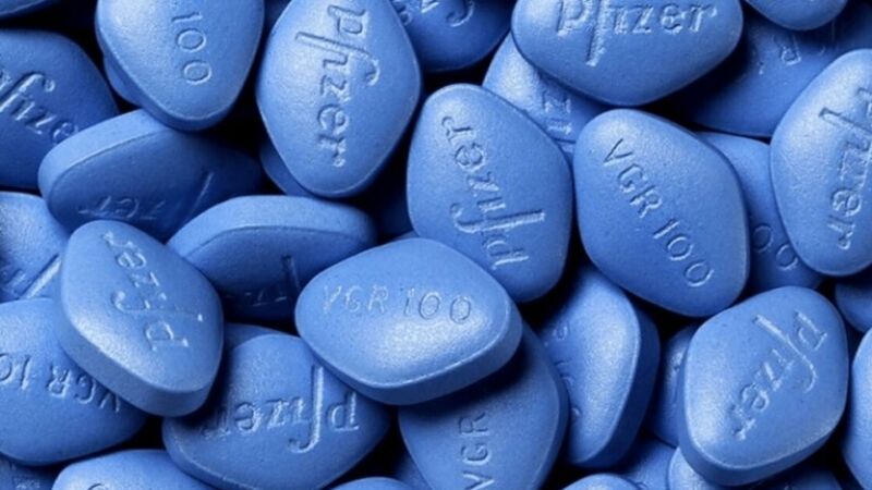 Deputado do PSB recolhe assinaturas para abrir a "CPI do viagra"