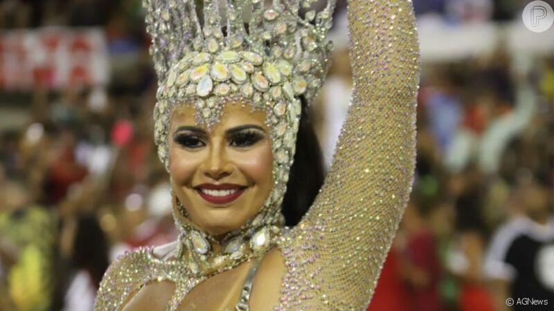 Viviane Araújo tem foto projetada na Times Square, em NY