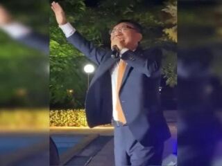 Assista; Embaixador da Coreia do Sul no Brasil faz sucesso após ser filmado cantando "Evidências".