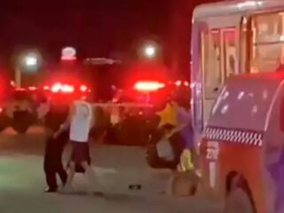 VÍDEO: Morte, assalto, e passageiros reféns em ônibus em Ananindeua