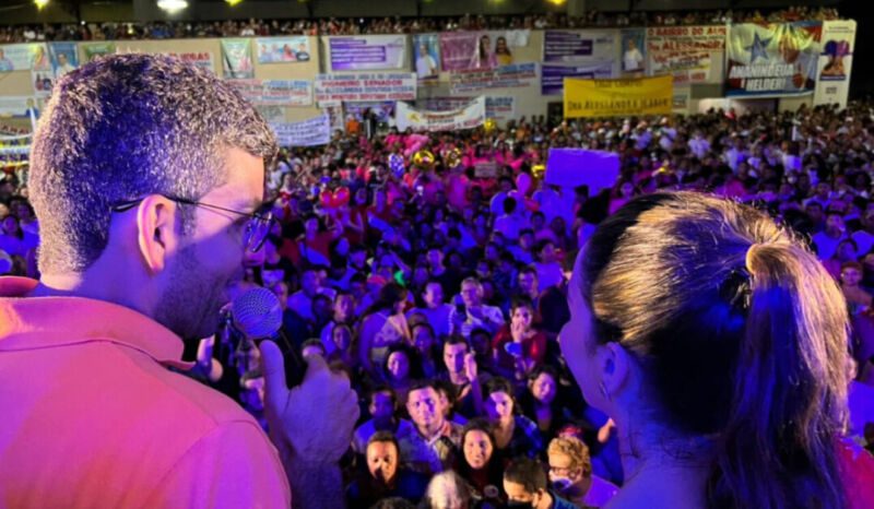 Momento político apoteótico de Alessandra Haber em lançamento da Pré-candidatura à Federal