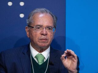 Paulo Guedes diz que democracia brasileira é "barulhenta, mas é confiável".