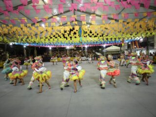 “Arraial da Nossa Gente” lota praça Waldemar Henrique e anima noite na quarta-feira (15)