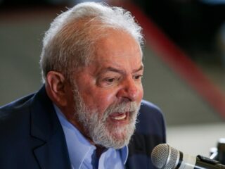 Lula é mais honesto e inteligente que Bolsonaro, diz pesquisa XP/Ipespe
