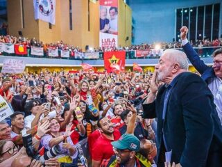 Lula sobre drone que jogou fezes em apoiadores: 'Canalha'