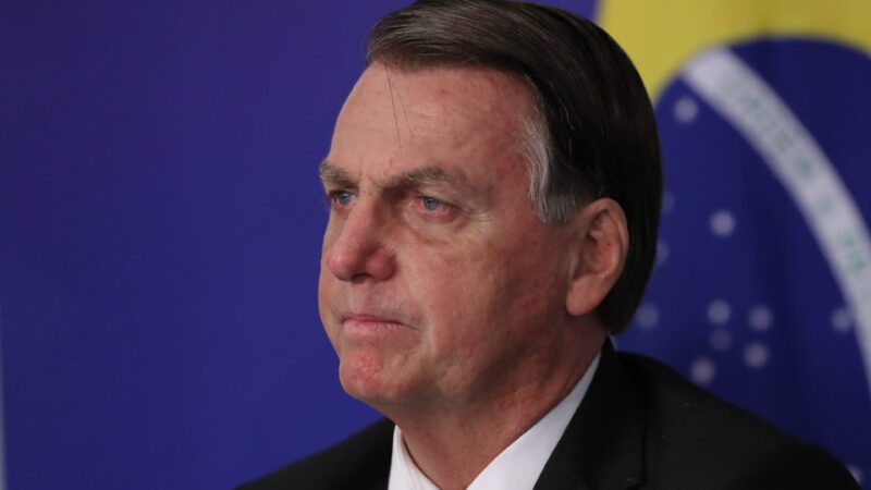 Bolsonaro afirma que esquerda vai se perpetuar no poder