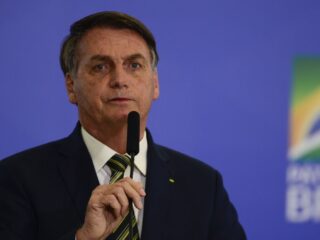 "Única certeza é a pobreza", Bolsonaro volta a criticar a esquerda