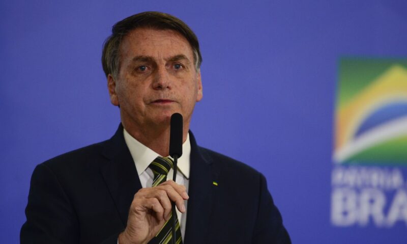 "Única certeza é a pobreza", Bolsonaro volta a criticar a esquerda