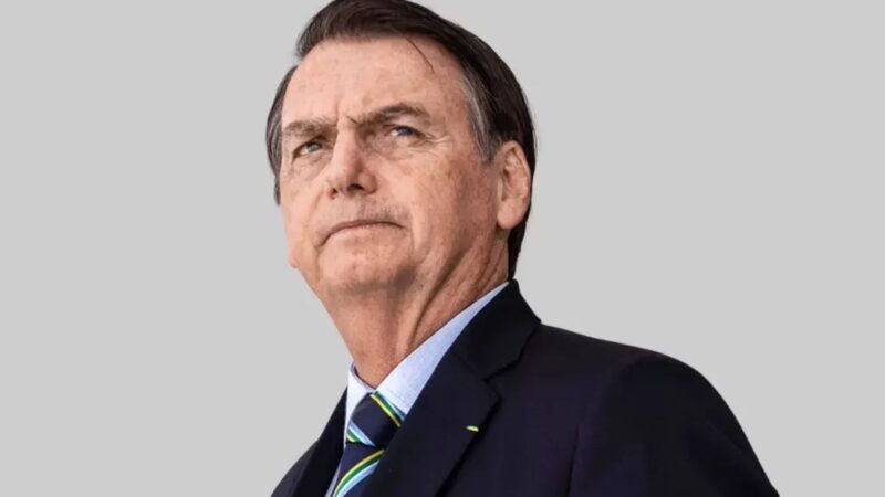 Bolsonaro diz que Brasil “estaria no buraco” se não fosse ele