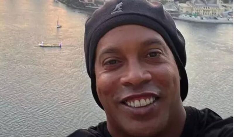 Justiça manda bloquear e penhorar bens contas de Ronaldinho