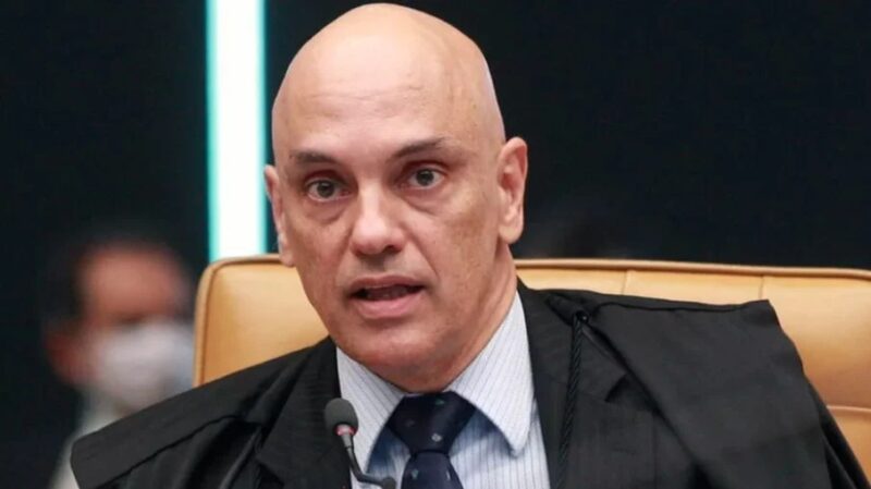 Moraes nega ação sobre rádio; Bolsonaro diz ir 'às últimas consequências'