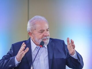 PT paga extra de R$ 100 mil a Lula e diz que valor é para aluguel de casa