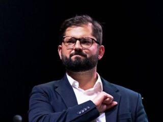 Gabriel Boric presidente esquerdista do Chile anuncia saúde pública para todos os chilenos