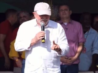 “Se tem uma vez que a urna eletrônica permitiu o roubo foi em 2018”, diz Lula