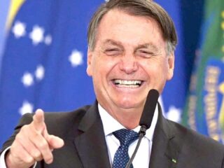 Bolsonaro diz que Brasil está à frente das principais potências econômicas