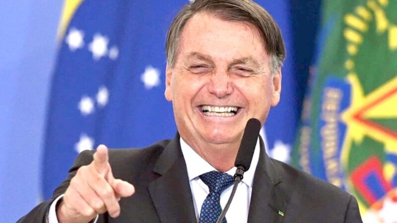 Bolsonaro diz que Brasil está à frente das principais potências econômicas