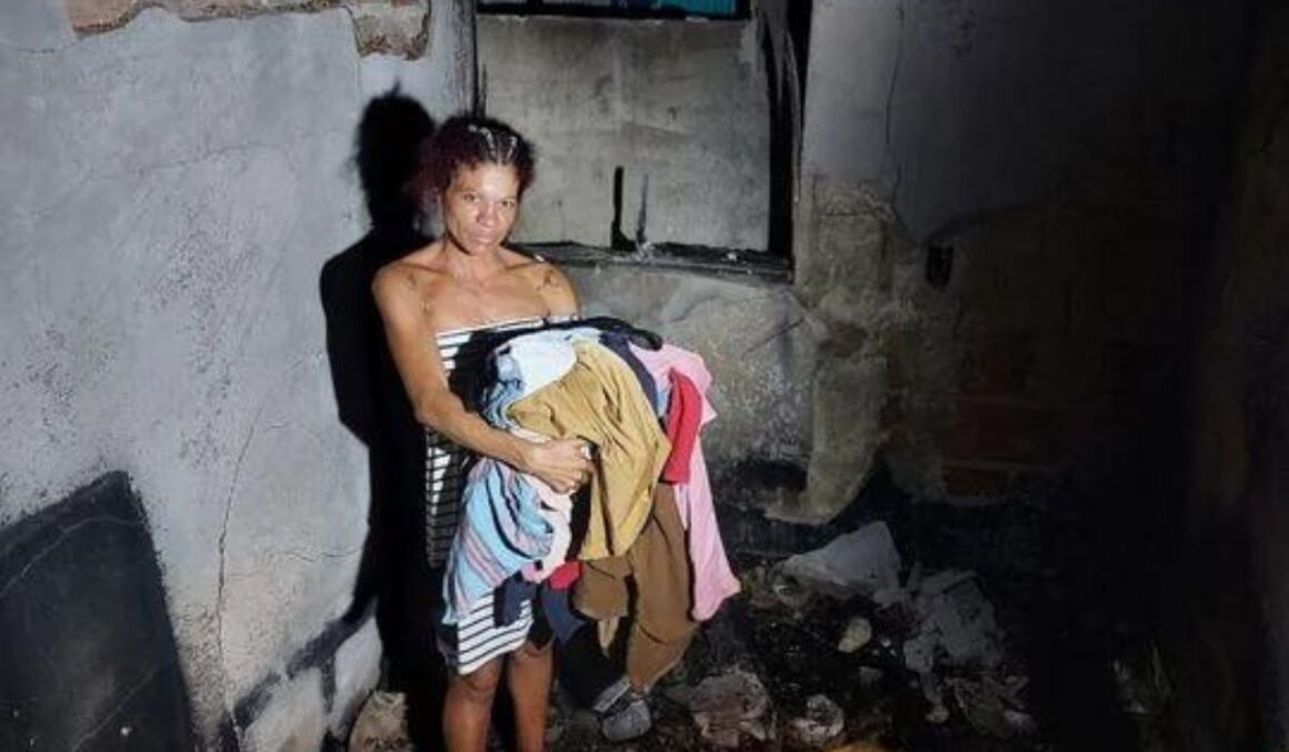 Criança põe fogo em Bíblia e incêndio destrói casa