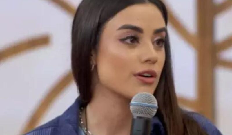 Cantora gospel associa depressão a 'falta de Deus' e é corrigida