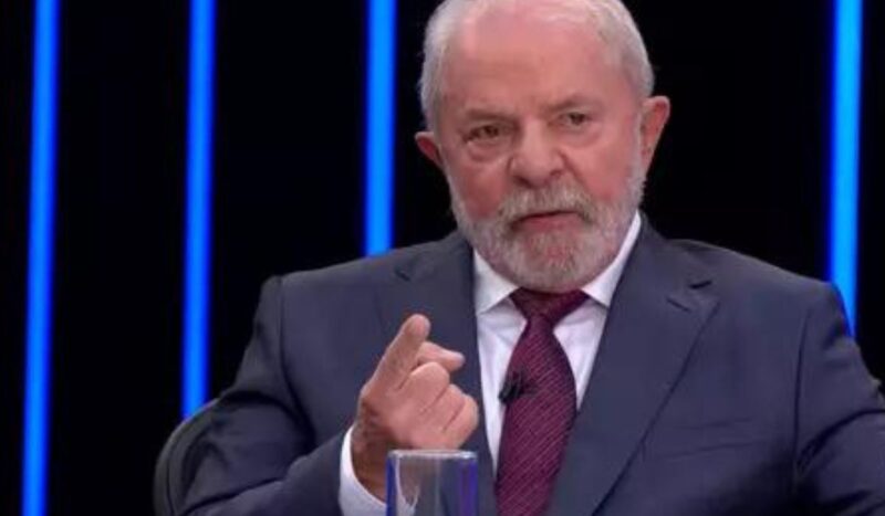 Lula diz que "fica muito à vontade" para discutir corrupção