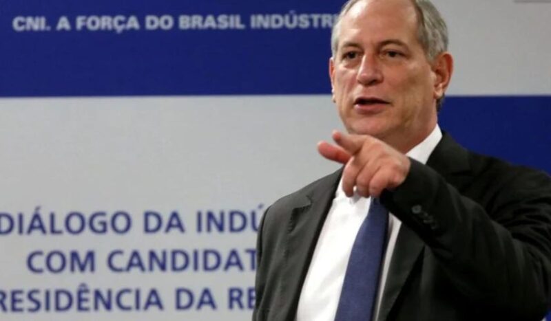 Ciro Gomes pede ao STE para barrar a candidatura de Jair Bolsonaro