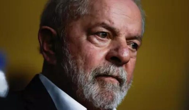 "Enquanto não acabar com a fome, não pode acabar com o auxílio emergencial", diz Lula