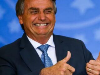 "Vou dar um beijo no Bonner hoje", diz Bolsonaro, primeiro entrevistado do JN