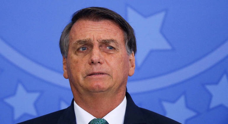 62% dos brasileiros acham que Bolsonaro aumentou Auxílio Brasil por interesse, diz pesquisa